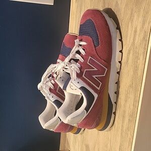 New Balance 574D Rugged in Marion/Navy Sz Men's 7.5/Women's 9